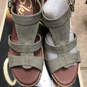 Sketchers wedge sandals